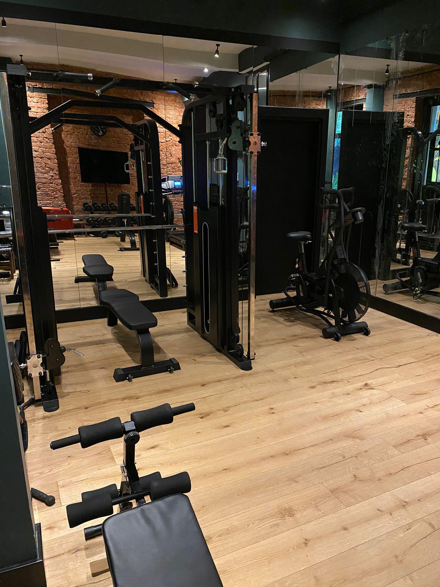 Ruz Hotels Estambul Exterior foto The gym at the hotel