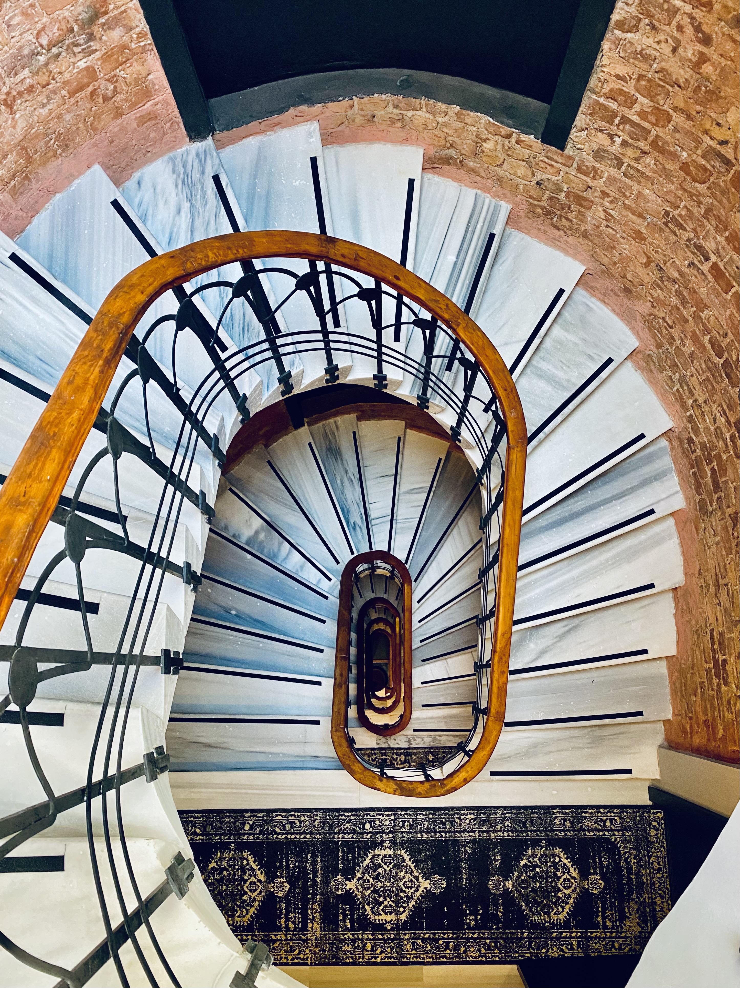 Ruz Hotels Estambul Exterior foto Spiral staircase